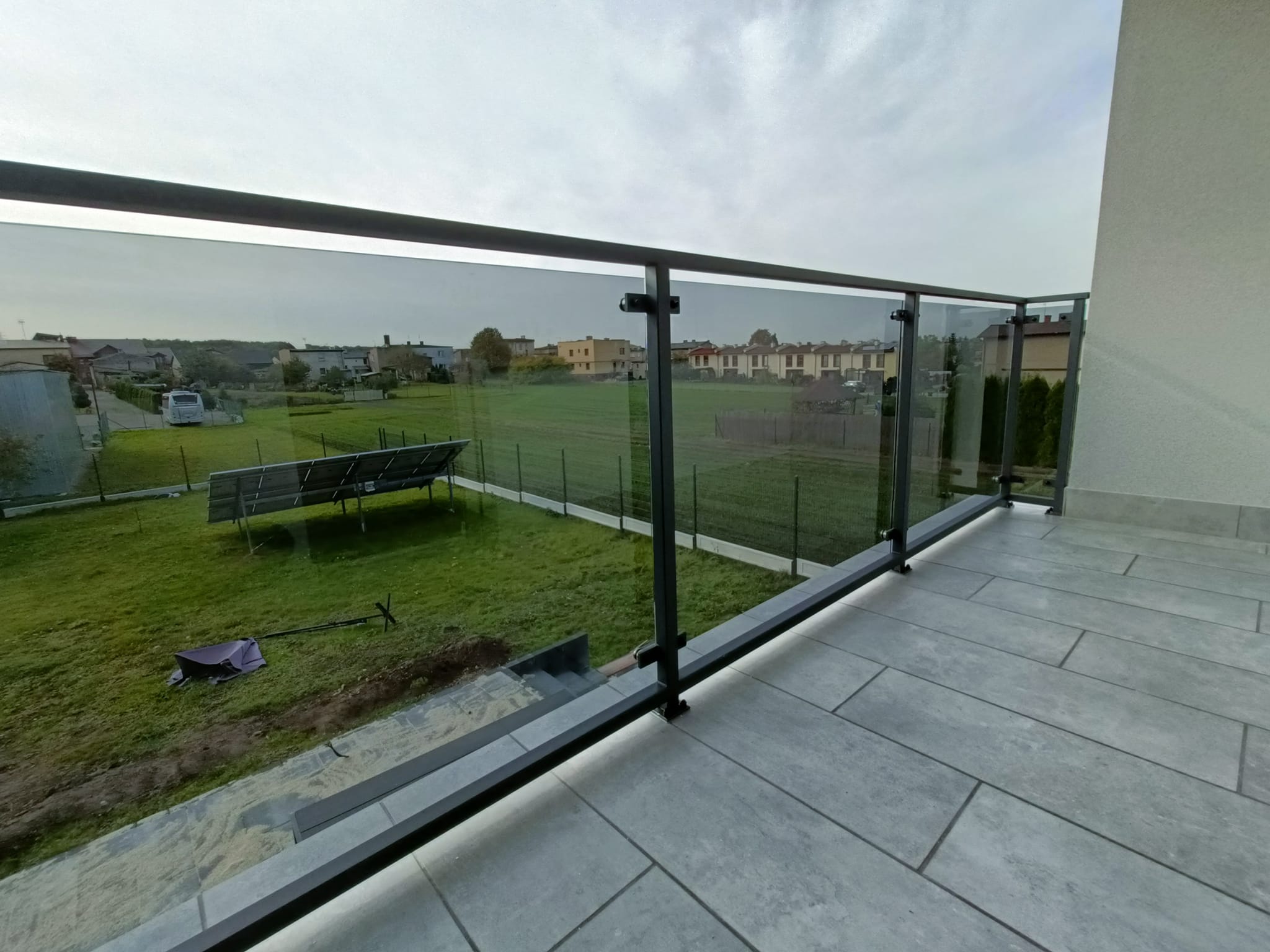 Czy szklane balustrady są bezpieczne?